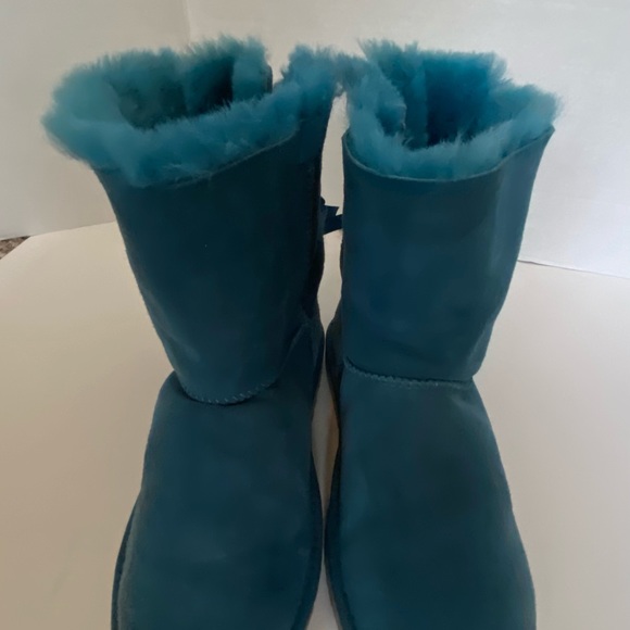 Almost new Ugg boots - Picture 6 of 7